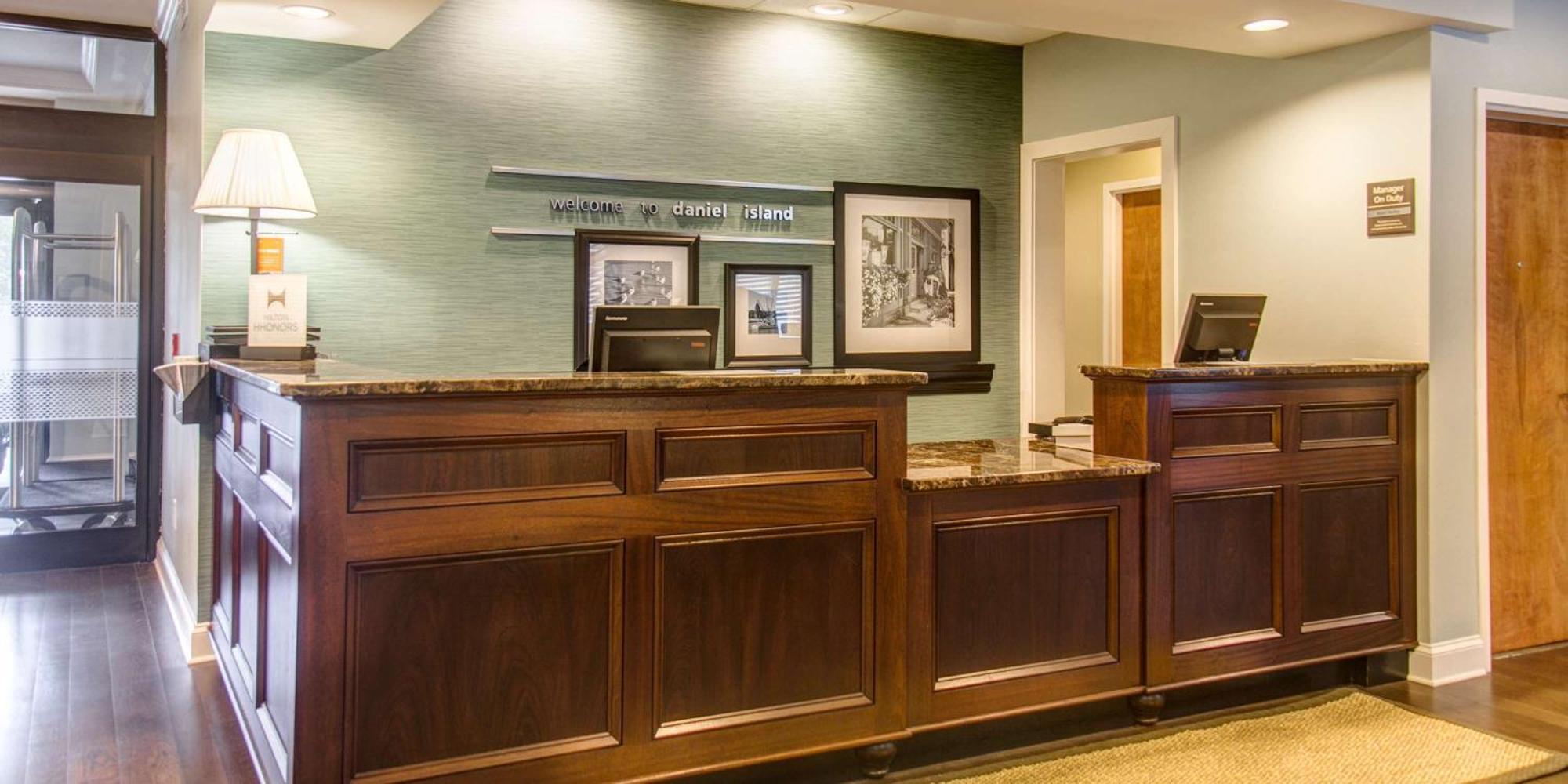 Hampton Inn Charleston-Daniel Island Экстерьер фото