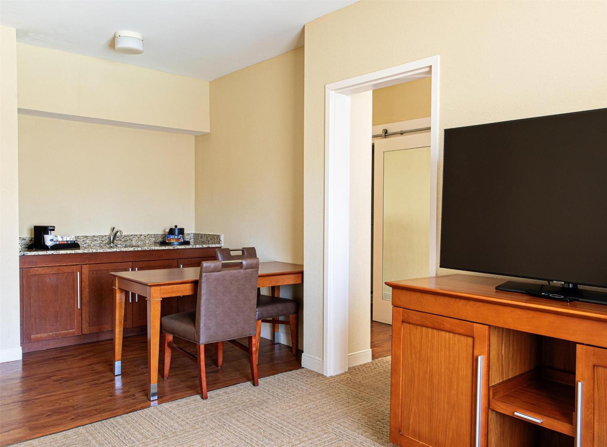 Hampton Inn Charleston-Daniel Island Экстерьер фото