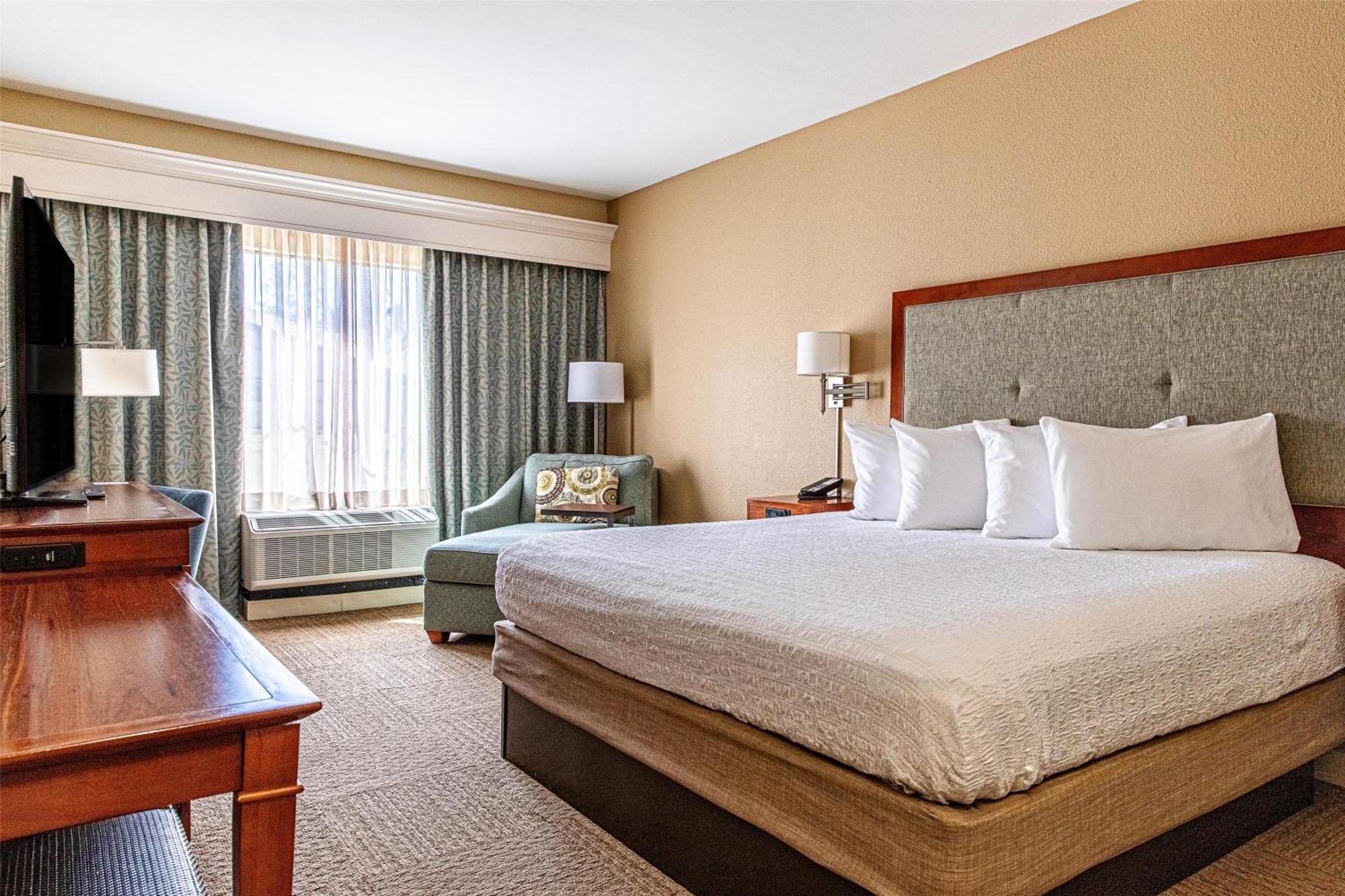 Hampton Inn Charleston-Daniel Island Экстерьер фото